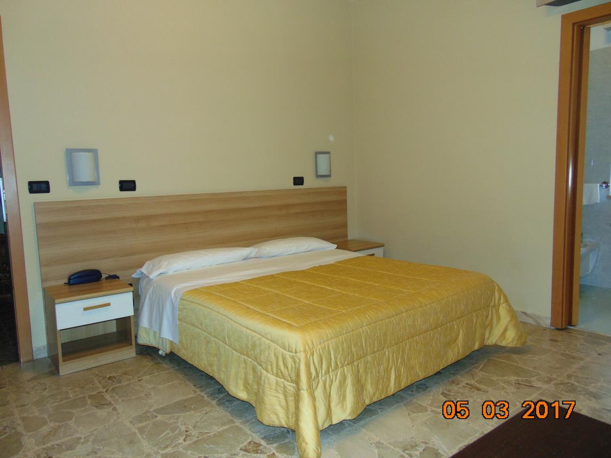 Hotel Mazzocchetti Citta Sant'Angelo Εξωτερικό φωτογραφία